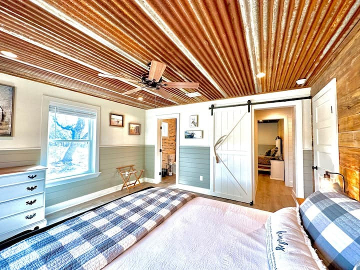 Double T Ranch House cabin photo 8