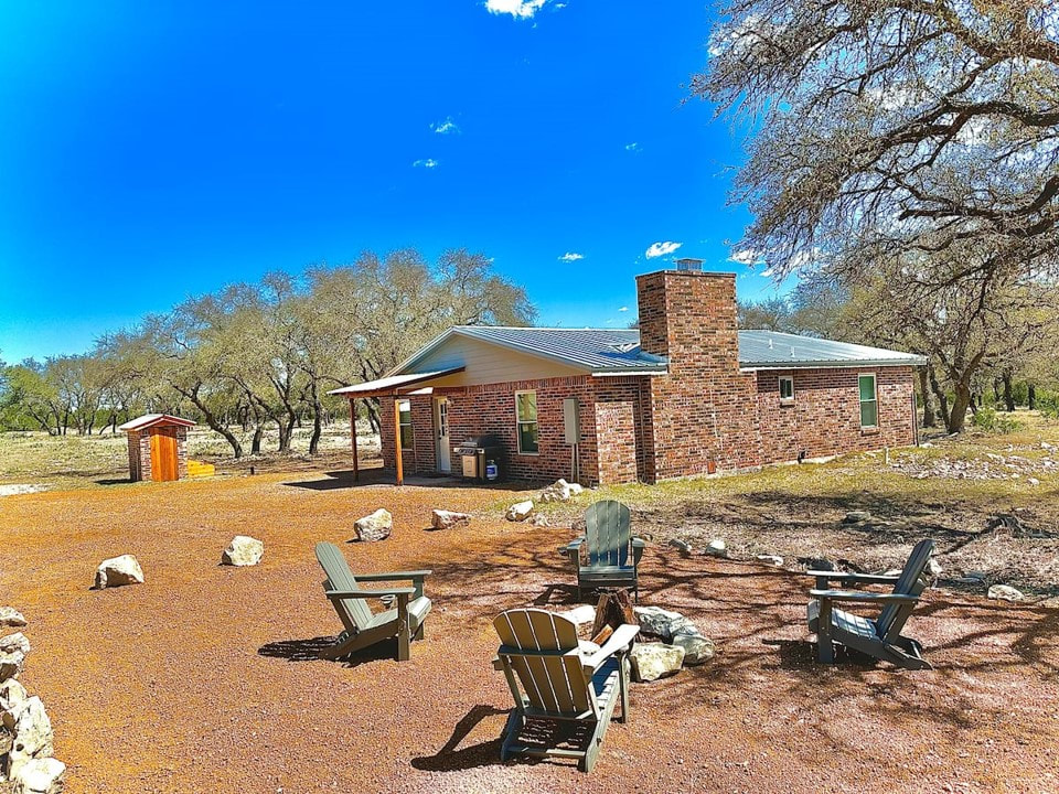 Double T Ranch House cabin photo 7