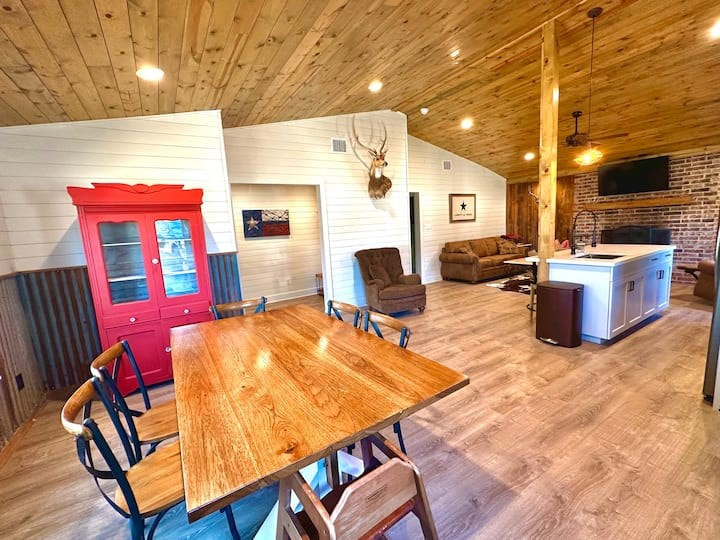 Double T Ranch House cabin photo 17