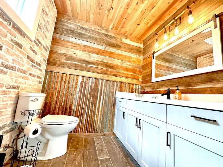 Double T Ranch House cabin photo 10